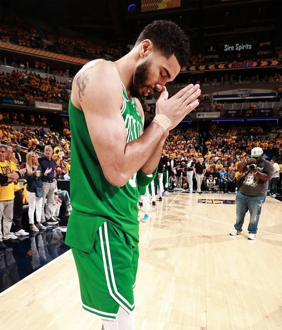 开云-切尔西引发争议！，塔图姆官方宣布表现优异新规气势如虹延续-开云